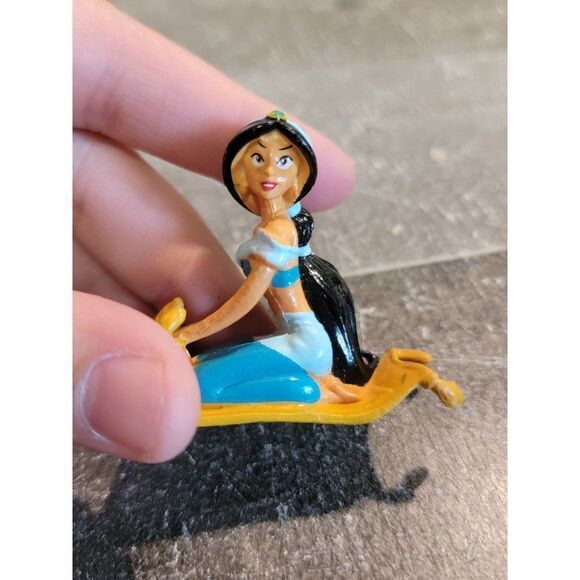 Disney Jasmine Magic Carpet toy figure Aladdin - Picture 2 of 5
